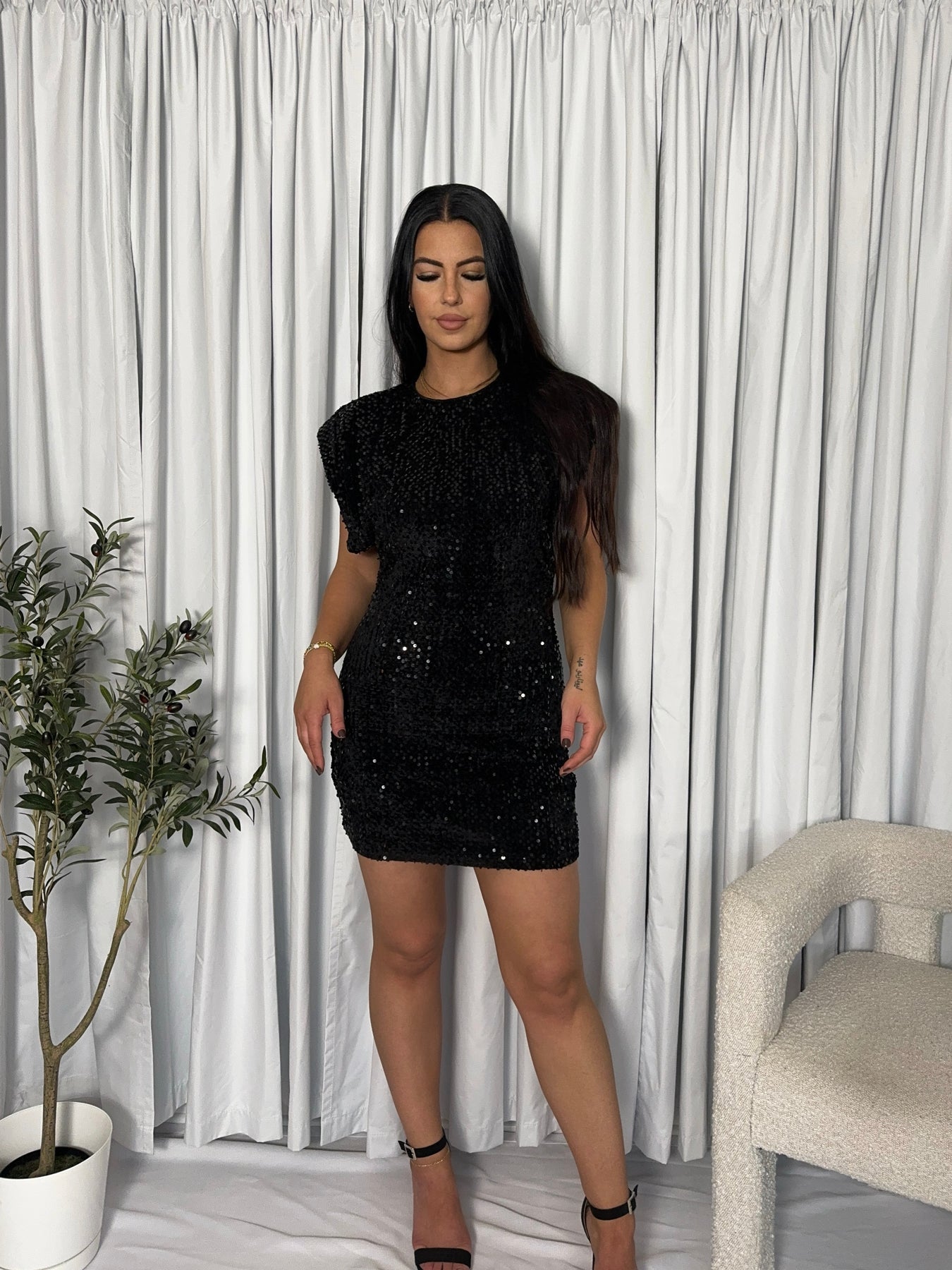 kendall sequin dress Kendall Jenner Rewears Cindy Crawford's Optical Illusion Dress 27 Years Later